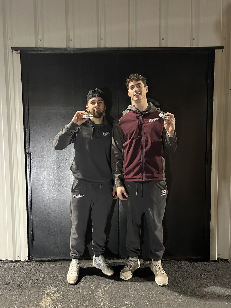 Good win tonight for the Bears, as they win their season opener against Kings 4-1‼️🐻🏒

Special shoutout to Coach Reid for helping us get this season started!

Congrats to Garrett McCabe and Andrew Blanchard for their first career goals tonight!