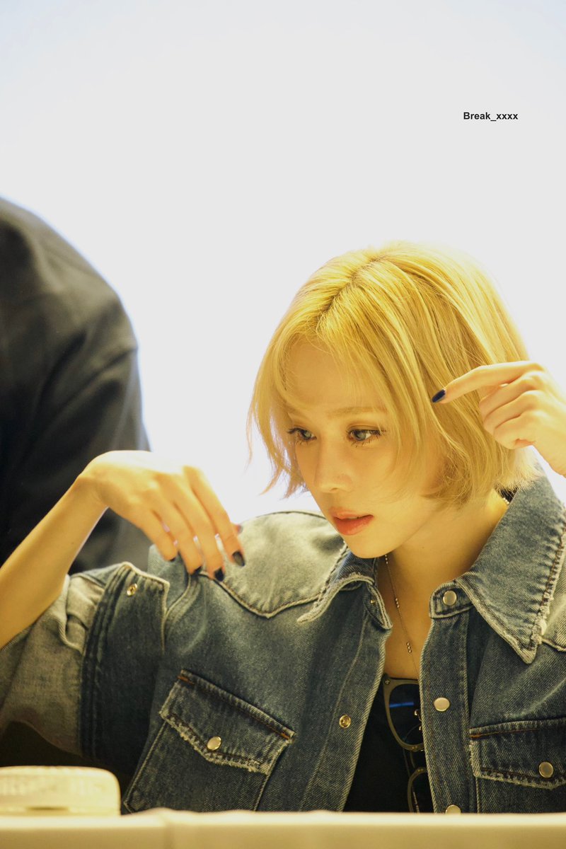 Break_xxxx's tweet photo. 241101 잘생쁨..🫶
#aespa #에스파 #WINTER #윈터 https://t.co/Sx9lusBg39