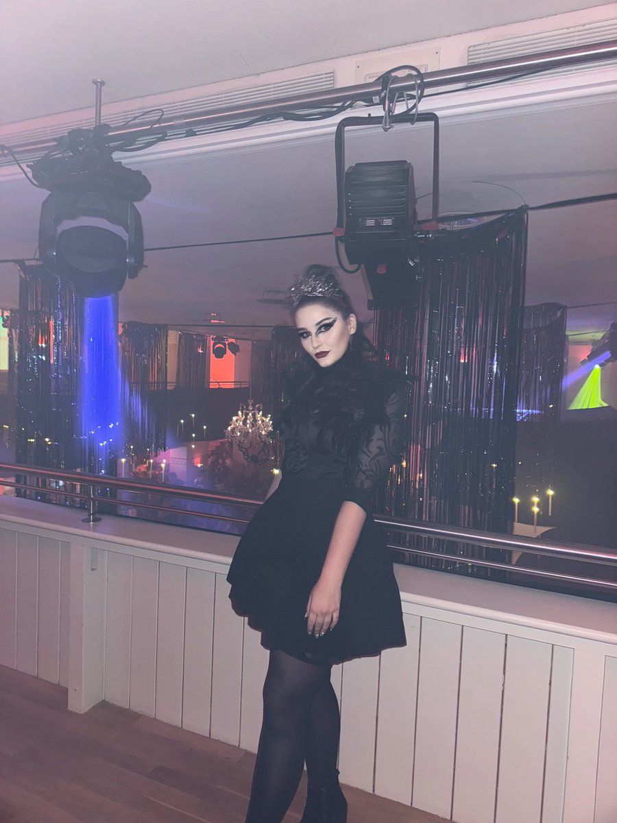 Alwaysimpressed tweet media