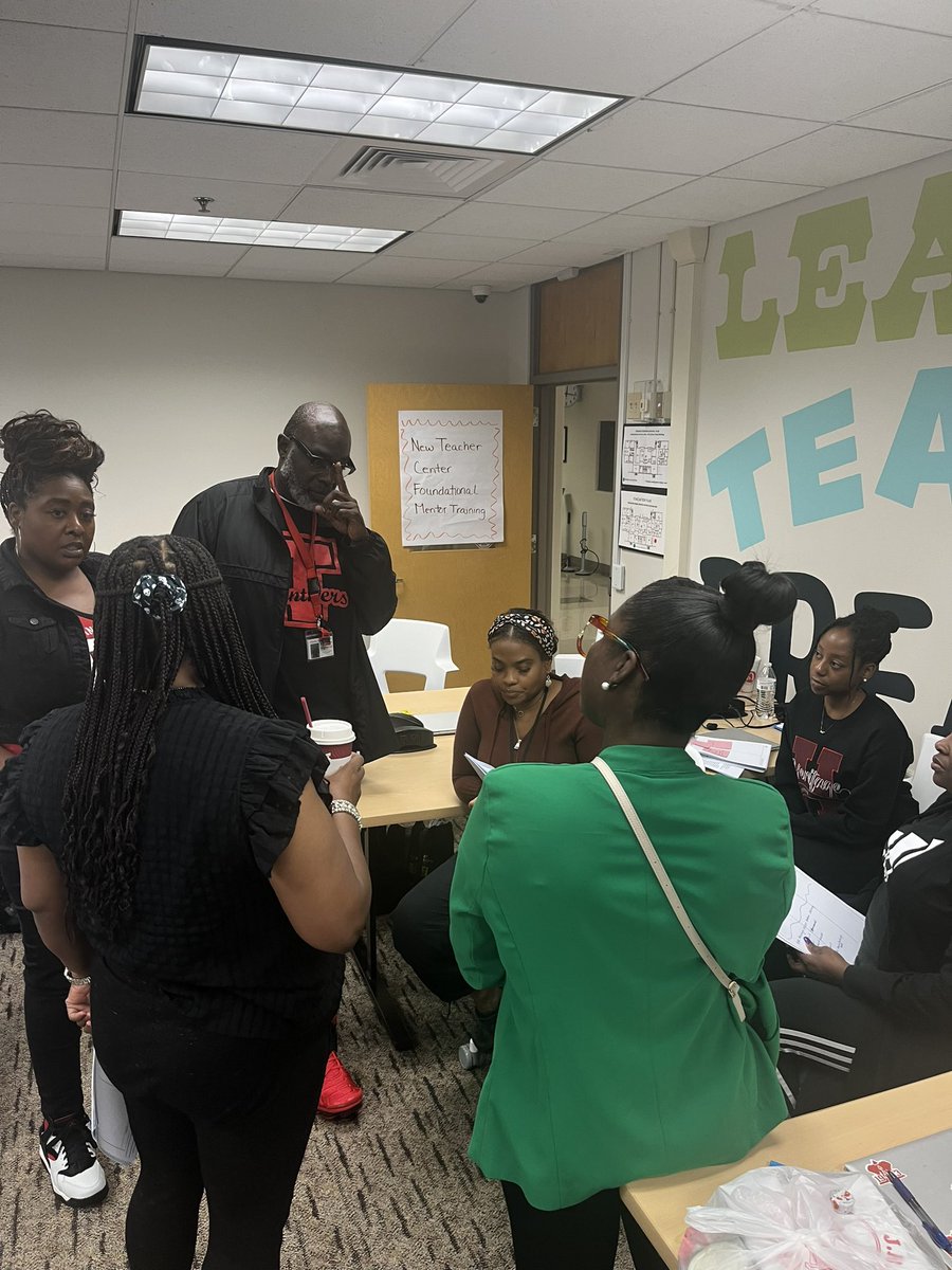APSInductsYou's tweet photo. What is better than learning about mentoring and coaching to support #teachers?? 🧐 Collaboration across the district roles to consider the #OptimalLearning and #planning with #neweducators 👥@hr_nicoleL @FeleciaInHR @apssupt @Ross_Mentors @Hunter_Mentors @Hill_Mentors https://t.co/Im6P3uVa8v