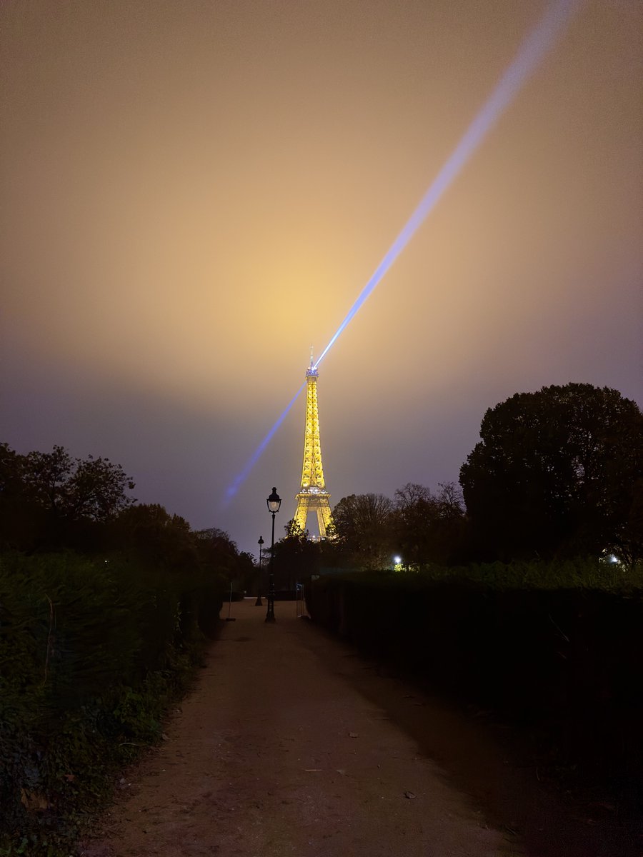 DriveGreen80167's tweet image. Eiffel Tower at night🗼
#EiffelTour #Paris #France #EiffelTower