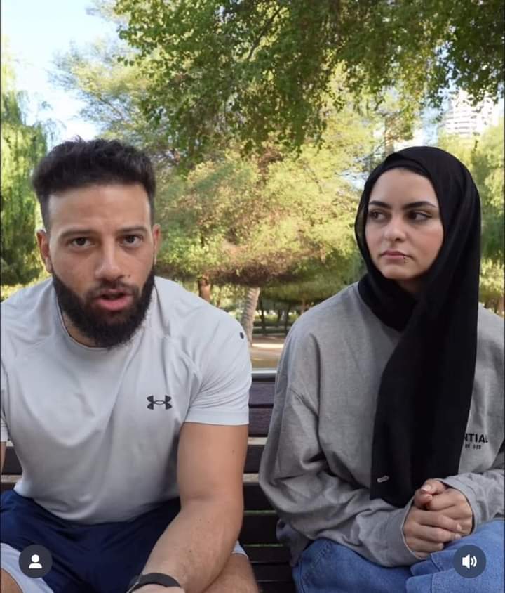 abookoky's tweet photo. اتنين لما علاقتهم انتهت طلعوا يردحـ ـوا لبعض ويقولوا عيوب كل واحد ويلقـ ـحوا ف اللايف
والاتنين التانين طلعوا في فيديو بكل احترام يعرفوا الناس ان علاقتهم انتهت وان ده مش معناه ان الناس تخاف م الجواز ربنا مرادش انهم يكملوا وكان فيديو كله احترام 
النهايات اخلاق ومش اي حد عنده اخلاق https://t.co/IP0hO7np1n