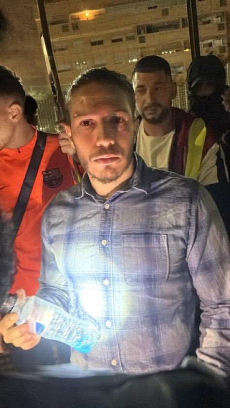 ⚠️A estos 3 HDLGP los han pillado saqueando casas en el municipio de Aldaia. 

Tercer día sin que haya seguridad, han tenido que ser los vecinos quienes se organicen para atraparlos e impedir los saqueos.