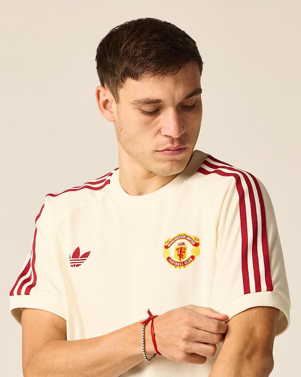 ManUtd_Es's tweet photo. Fieles devotos del Ugartismo 🥵 https://t.co/Yx2dz08c4g