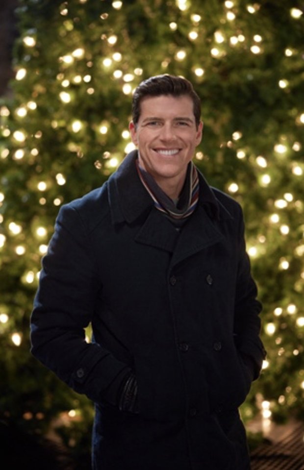 hallmarkchannel's tweet photo. Is Alex #JordanLitz starting to fall for Violette @ginnaclaire? #ACarolForTwo #CountdownToChristmas https://t.co/OEcho2S6YY
