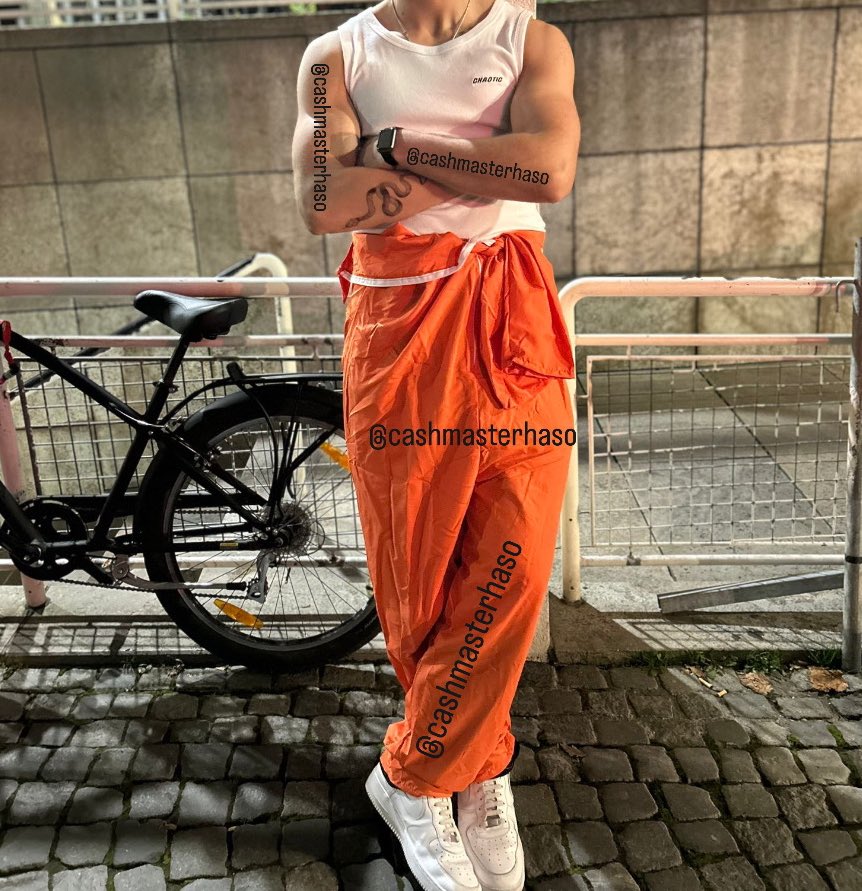 So war ich Gestern an Halloween verkleidet. Wenn du mich erkannt hättest, wärst du loser direkt auf die Knie gegangen und hättest mir dein ganzes Bargeld abgedrückt, vor allen Leuten.