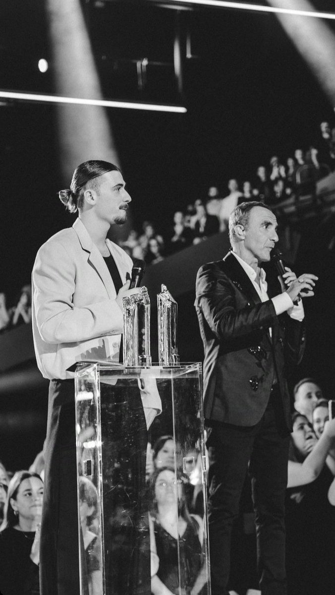 PGM_Actu's tweet photo. Incroyable cette soirée pour Pierre 2 awards tellement mérité avec tout ce qu'il a accompli ses derniers mois 👑👑🔥🔥♥️♥️
📸 @naumaur merci pour toutes ses belles photos 👑🔥
#PierreGarnier #NMA2024 #NMA
#Staracademy #StarAcademyLive https://t.co/YFGetn69Ib