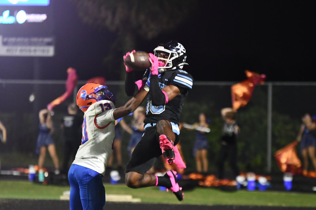 That Panthers extend its early lead to 19-3 as QB <a href="/stanandersonQb1/">Stanley anderson-lofton</a> finds <a href="/Tgreaves07/">Tavion “T” Greaves</a> for the TD. 

<a href="/dphsfootball/">Dr. Phillips</a> leads going into the half.