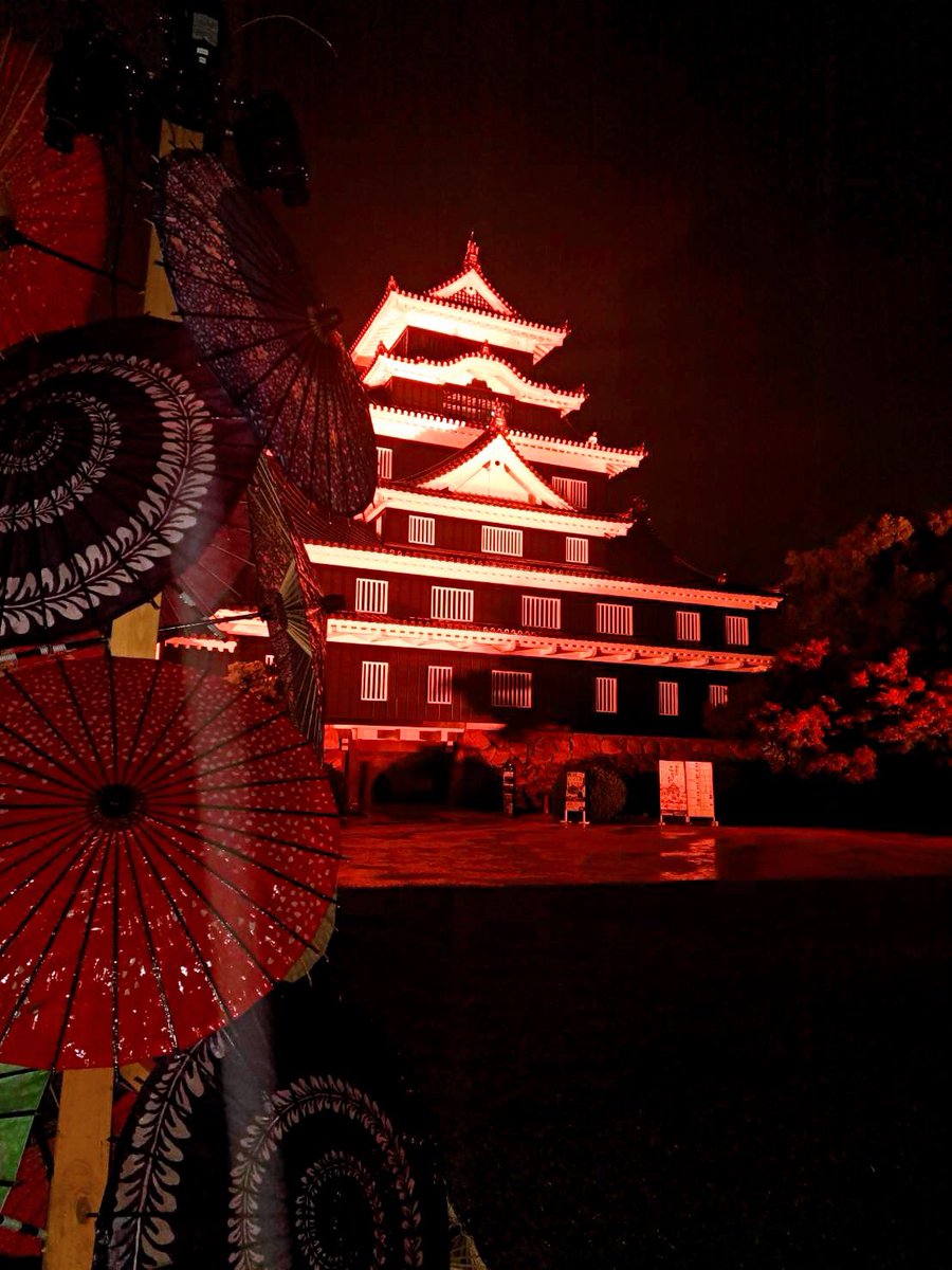 昨夜の岡山城
雨が降りしきる中、オレンジ色にライトアップ
子ども虐待防止を願い
地域で子育てを応援しあえる街に

みなさまの心にもあたたかなオレンジの灯りが灯りますように
#岡山市
#オレンジリボンキャンペーン
#オレンジリボン運動
#子ども虐待防止