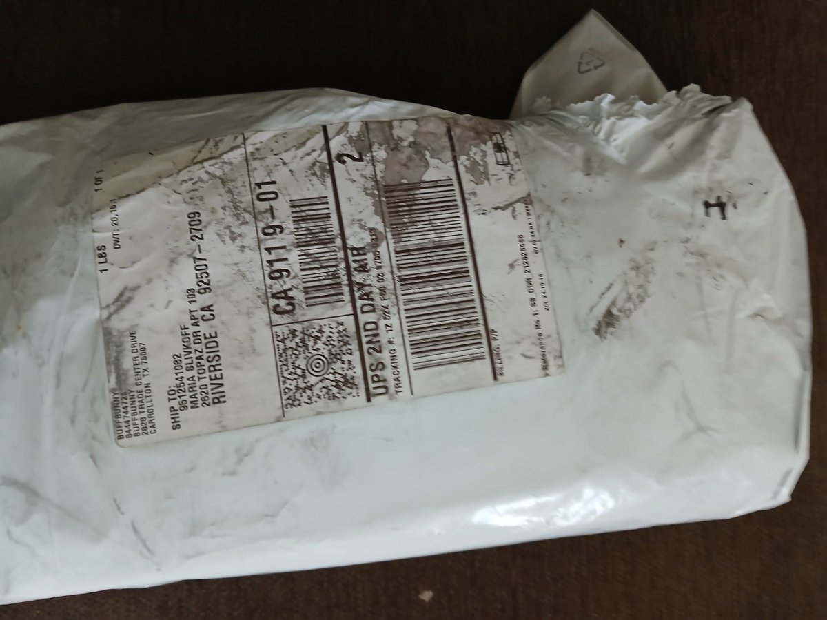 Maria_G_cardozo's tweet photo. @HeidiSomers    hi Heidi. I order. Some buffbunny  socks   on Wednesday  and  today   my ups delivery came. Like this this never happen  before https://t.co/imJ8RyL1NH