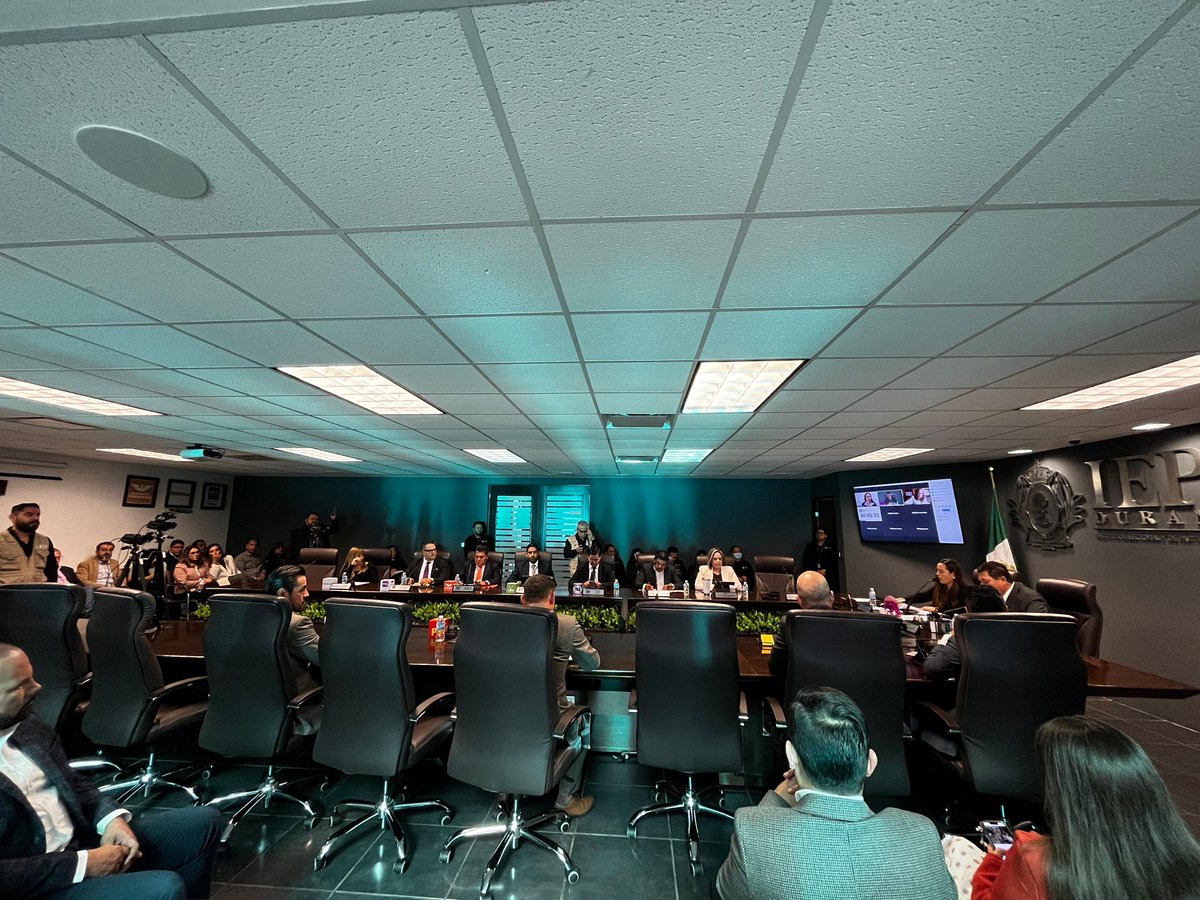mario14sm's tweet photo. Hoy dio inicio el proceso electoral 2024-2025. Acompañé a nuestro representante estatal ante el @IEPCDurango, Lic. @GermanCampos0 y al representante federal ante el INE, Lic. @AntonionevarezR, en la instalación de los consejos electorales. https://t.co/CJHMHQwMZo