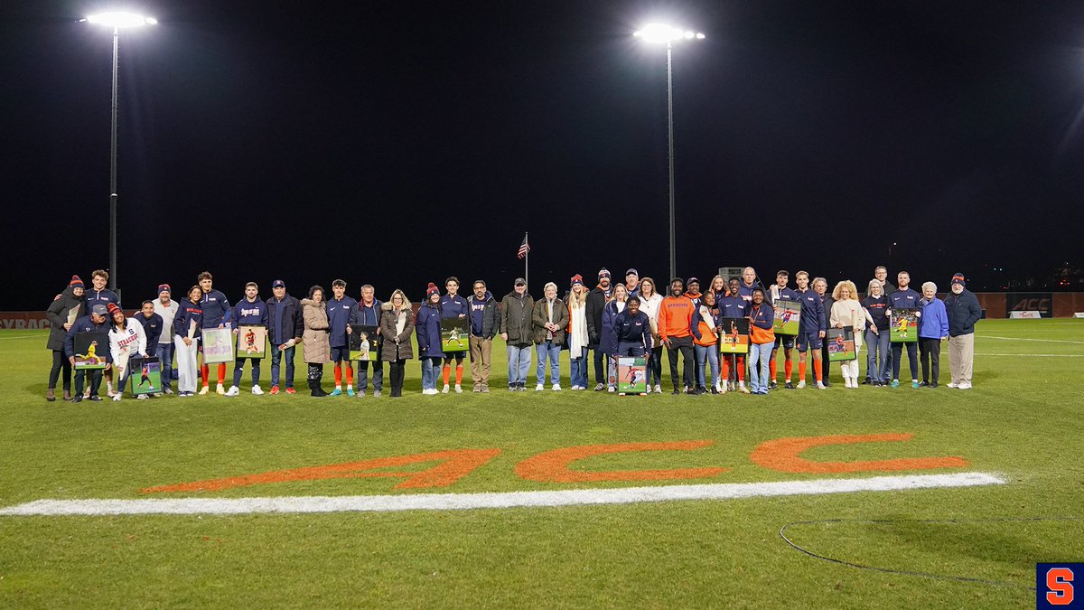 CuseMSOC's tweet photo. Thank you to our seniors 🍊⚽️

#DareToDream https://t.co/lwY1ufVDgb