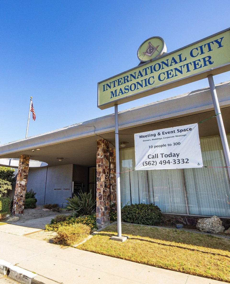 LongBeachCity's tweet photo. ๐ณ Didnโt receive your vote-by-mail ballot? You can still cast your vote! Head to your nearest Vote Center and cast your vote.
11-day Vote Centers are open from 10 a.m. to 7 p.m. 4-day Vote Centers will open on Saturday, November 2.
๐ https://t.co/v8berZca64
#LBVotes https://t.co/nYIBxng6ei