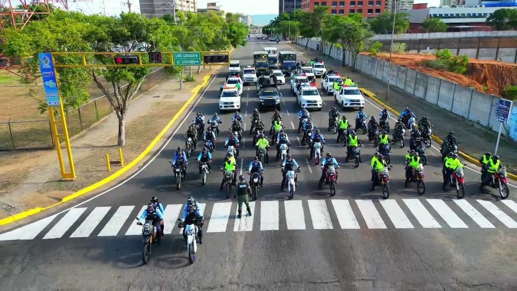 Fuerza Armada Nacional Bolivariana y Organismos de Seguridad Ciudadana,  eminentemente profesionales al servicio del pueblo.

#FANB 
#IntegrarEsVencer