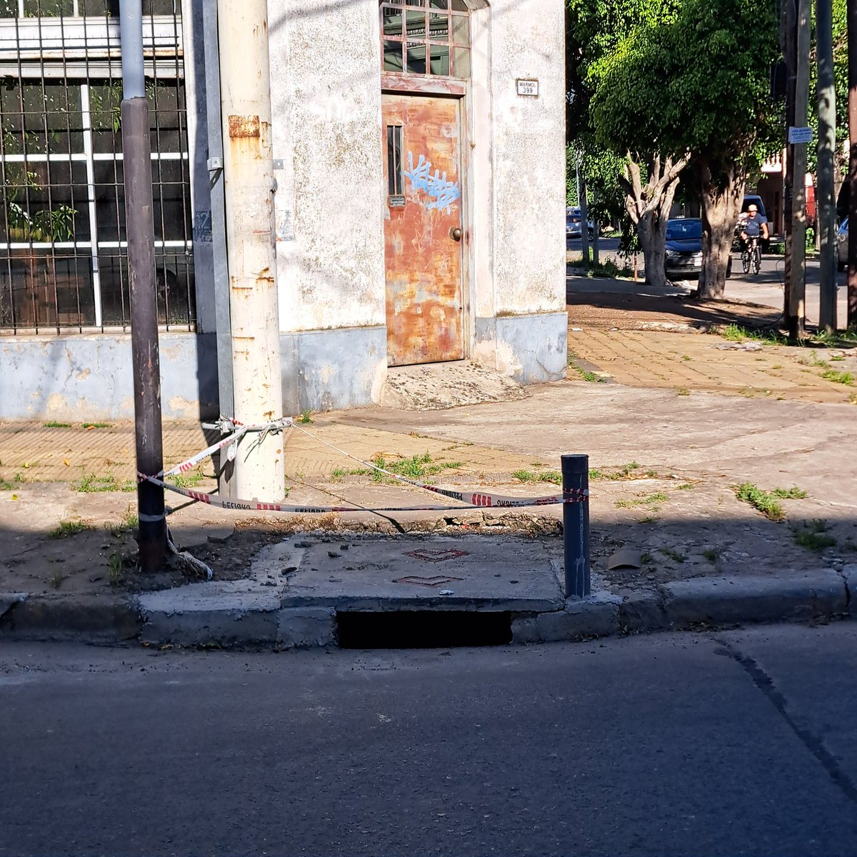 R1ch4rd_G's tweet photo. @lanusmunicipio gracias por atender el reclamo abierto en enero. Se demoraron pero pudieron hacer la reparación.  Saludos! https://t.co/ujglkp4jz7