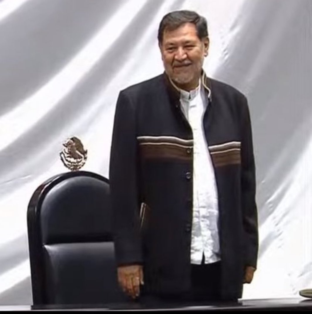 Alberto53's tweet image. Lo subieron a un ladrillo y ya se cree presidente del mundo. Pobre porro acomplejado.