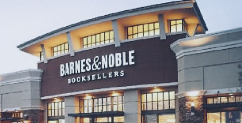 mihoakamimo's tweet photo. ✨ Barnes & Noble ✨🇺🇸
アメリカで1番好きな本屋さん📚💕💕💕 #barnesandnoble #アメリカ生活
https://t.co/4WA23atGl6 via @YouTube
大好きなこの本屋さん、一日中いたい🥹💕
I want to live in Barnes & Noble 😆! lol
#bookstore #livingintheus #本屋さん #アメリカ生活 https://t.co/MoJQ9owjVh