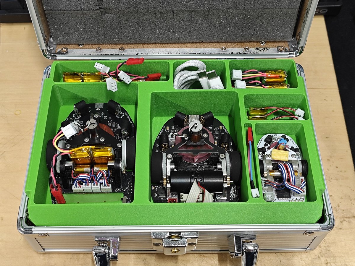 若干修正して反りにくいフィラメントで刷り直してマウス箱が完璧になった