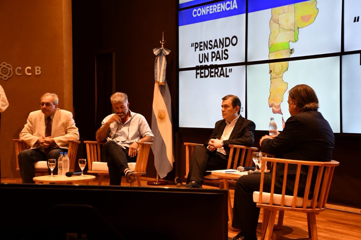 frentecivicosde's tweet photo. Este evento, organizado por el Instituto Promotor de los Argentinos (#IPLA) con la colaboración del #PartidoFederal, se realizó con el objetivo de reflexionar sobre los desafíos y oportunidades que enfrenta el #federalismo en la #Argentina actual. https://t.co/XMTE14G4BO