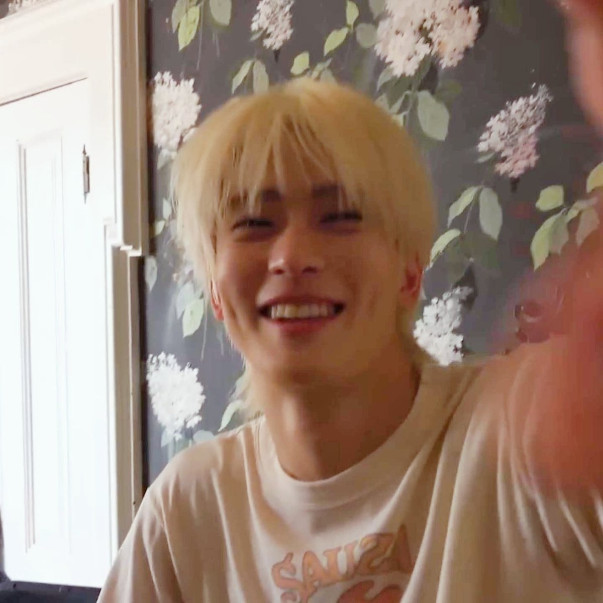 lilpwnjh's tweet photo. รอยยิ้มที่สดใสของแจฮยอนได้ช่วยกู้โลกใบนี้ไว้จริงๆ https://t.co/rtVm0QmwR0