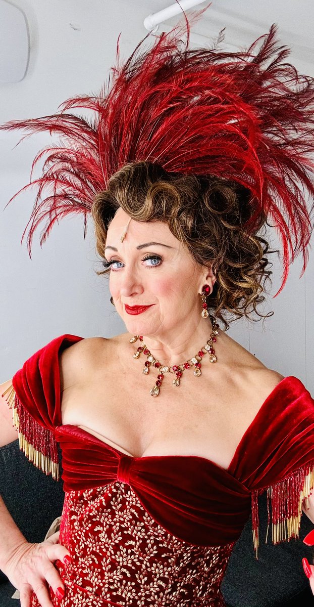 Well well, Hello, Dolly ! ❤️ <a href="/LidoParis/">Théâtre du Lido</a>