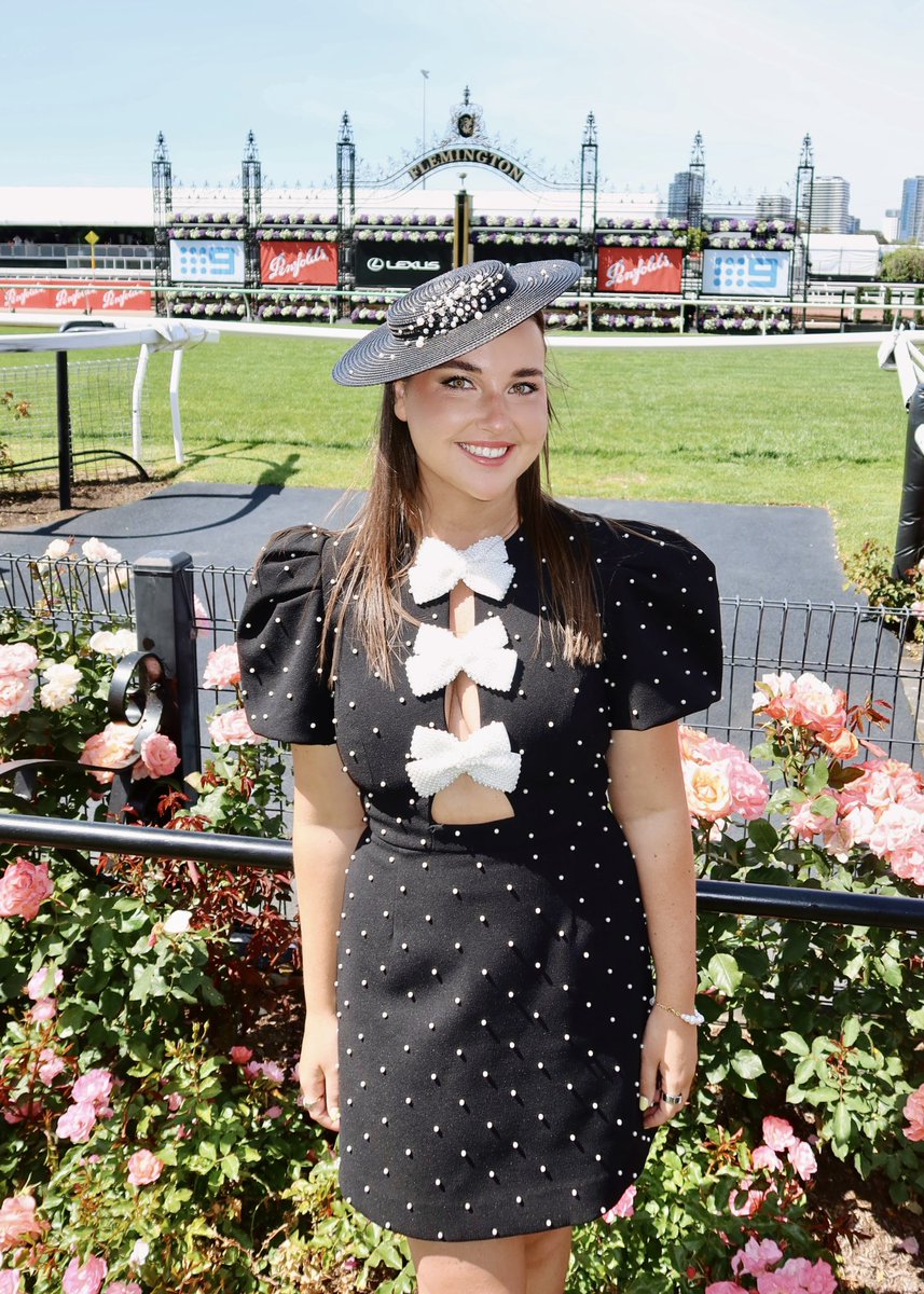 Bella Anderson tweet media