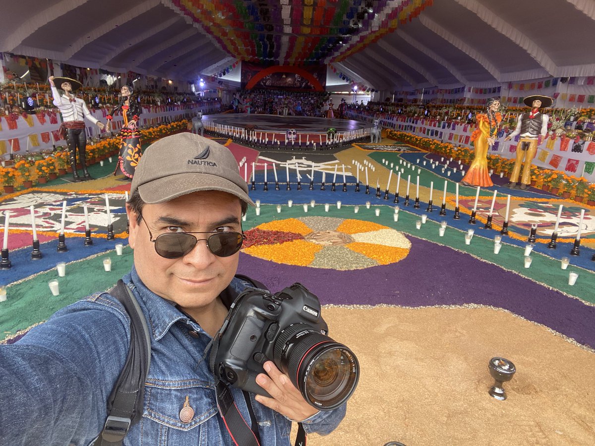 En la ofrenda de día de muertos más grande del mundo <a href="/GWR/">Guinness World Records</a> <a href="/fundaciondrsimi/">Fundación Dr. Simi</a>