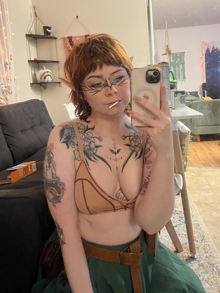 teddythot's tweet image. inquisitor lavellan taking revenge pics after getting their vallaslin back and getting even more tattoos