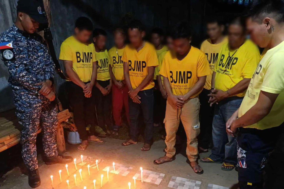 News5PH's tweet photo. Nakiisa ang ilang persons deprived of liberty #PDLs sa iba't ibang jail facilities ng Bureau of Jail Management and Penology #BJMP MIMAROPA sa paggunita ng #Undas2024. #News5 I via Roy Sta. Rosa

📸: JO3 Joefrie Anglo, BJMP MIMAROPA https://t.co/DT97gqon8t