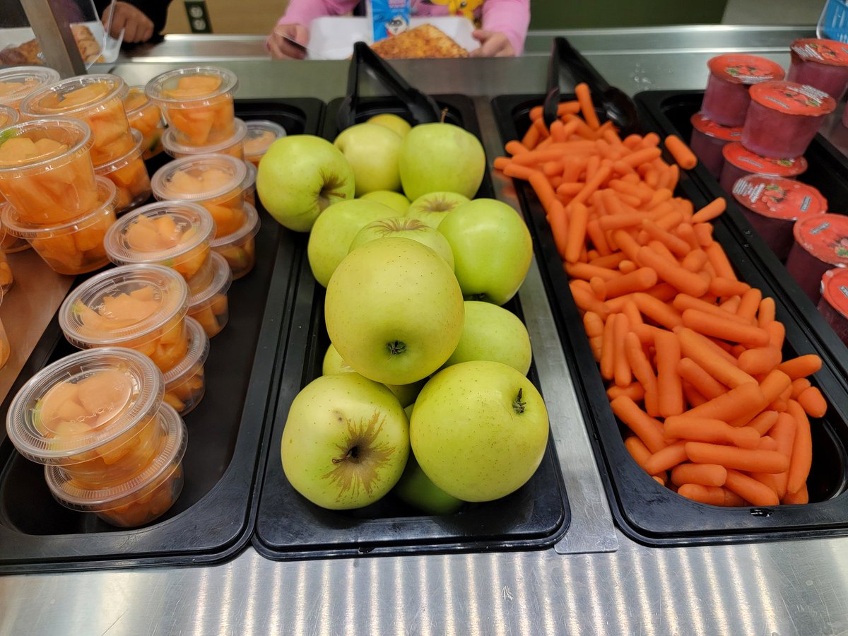 BalindaCole's tweet photo. @LibertyLeopard #itsworthit
Some of the items we serve for lunch at Liberty cantaloupe, apples, baby carrots, strawberry cup. Yum https://t.co/KoX0lvrsCN