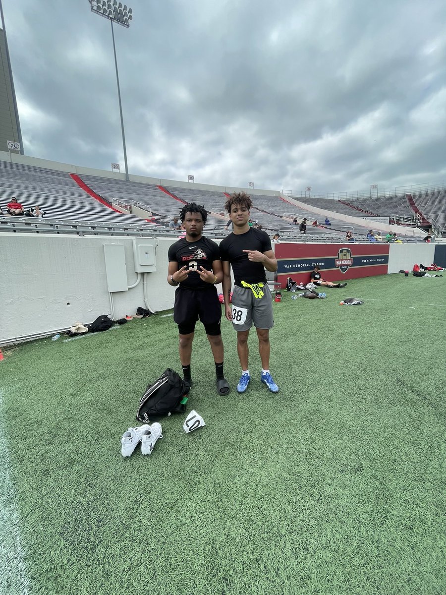 First off man, <a href="/1saiahArrington/">Isaiah Arrington</a> was one of the most COMPETITIVE WRs i’ve ever matched up against back at that ShowCase. Was looking forward to competing with you in that Chip round man. Prayers go out to <a href="/GreenwoodFball/">Greenwood Football</a>  You will be missed #0🖤