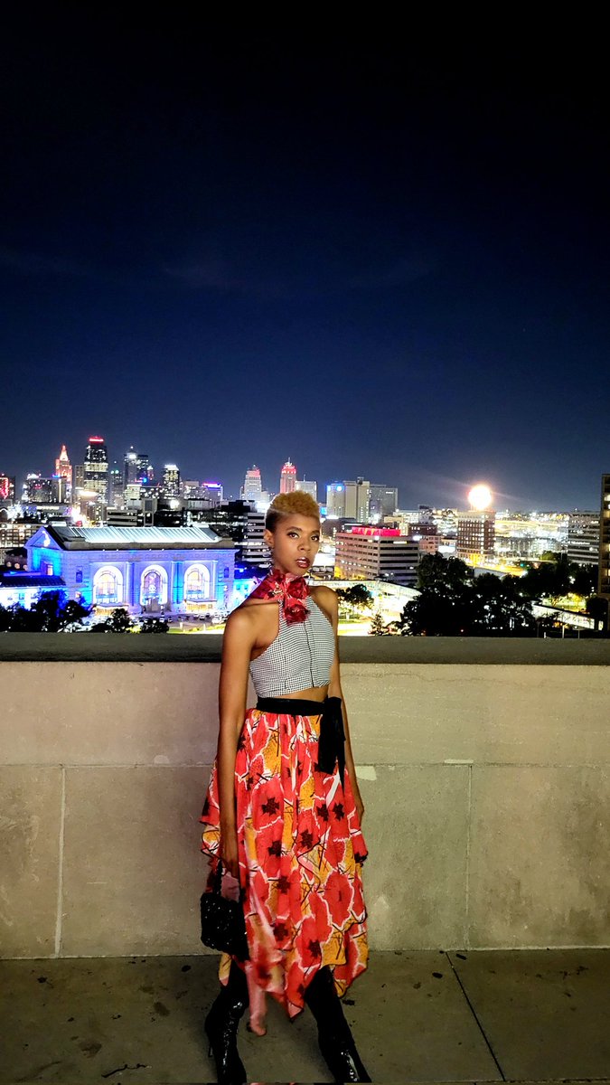 a flirty fun look🌹 
designed and constructed by #WHITNEYMANNEY