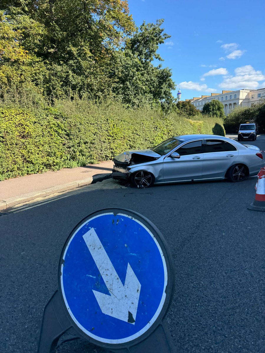 LukeGldng's tweet photo. @baoigheallain Some more dodgy parking we came across in mid-September https://t.co/NVQClt2Nwd