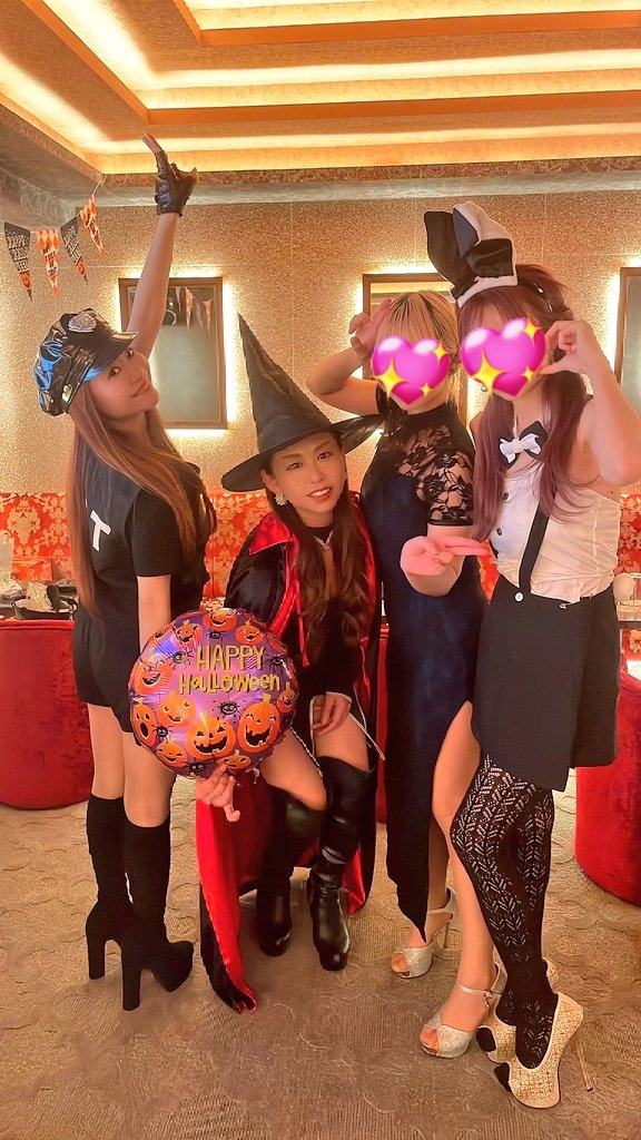 SUITE7380112's tweet photo. AR-Styleのハロウィン🎃✨
ご来店頂いた皆様、ありがとうございます👻💜
#歌舞伎町 #ARStyle
#歌舞伎町アールスタイル
#歌舞伎町スナック #スナック
#ラウンジ
#ハロウィン #コスプレ https://t.co/ywzeK2rgg1
