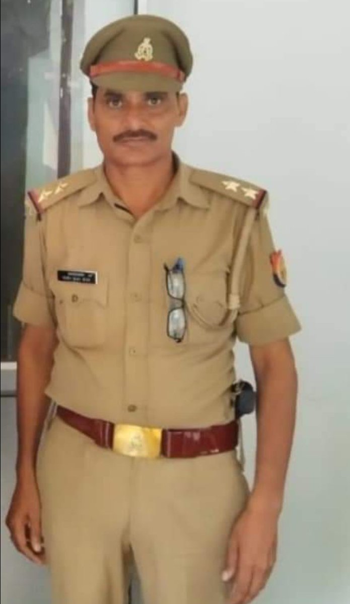 Ajaykumarup36's tweet photo. अमेठी जिला जामो थाने में तैनात सब इंस्पेक्टर संजीव कुमार जी ने झूठी गवाही लगाईं है गवाही देने वाले व्यक्ति को कुछ पता ही नहीं है वो डरे हुए हैं जो पुलिसकर्मी झूठी गवाही लगा सकता है वो कुछ भी कर सकता है किसी भी झूठे केस में फंसाने प्रयास कर सकता है।#YogiAdityanath #amethipolice https://t.co/wN9fYkhrhd