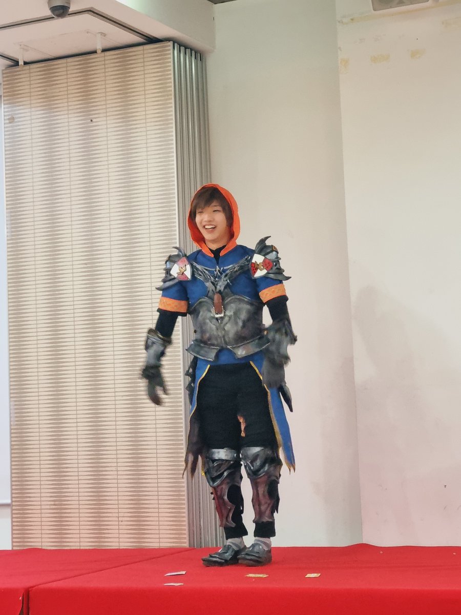 #밀레시안_던바튼_광장

알터도 왔어요~~!!!! 
알터 귀여워~~ 저블 포즈에 깜찍한 포즈도 취해주셨어요!!!