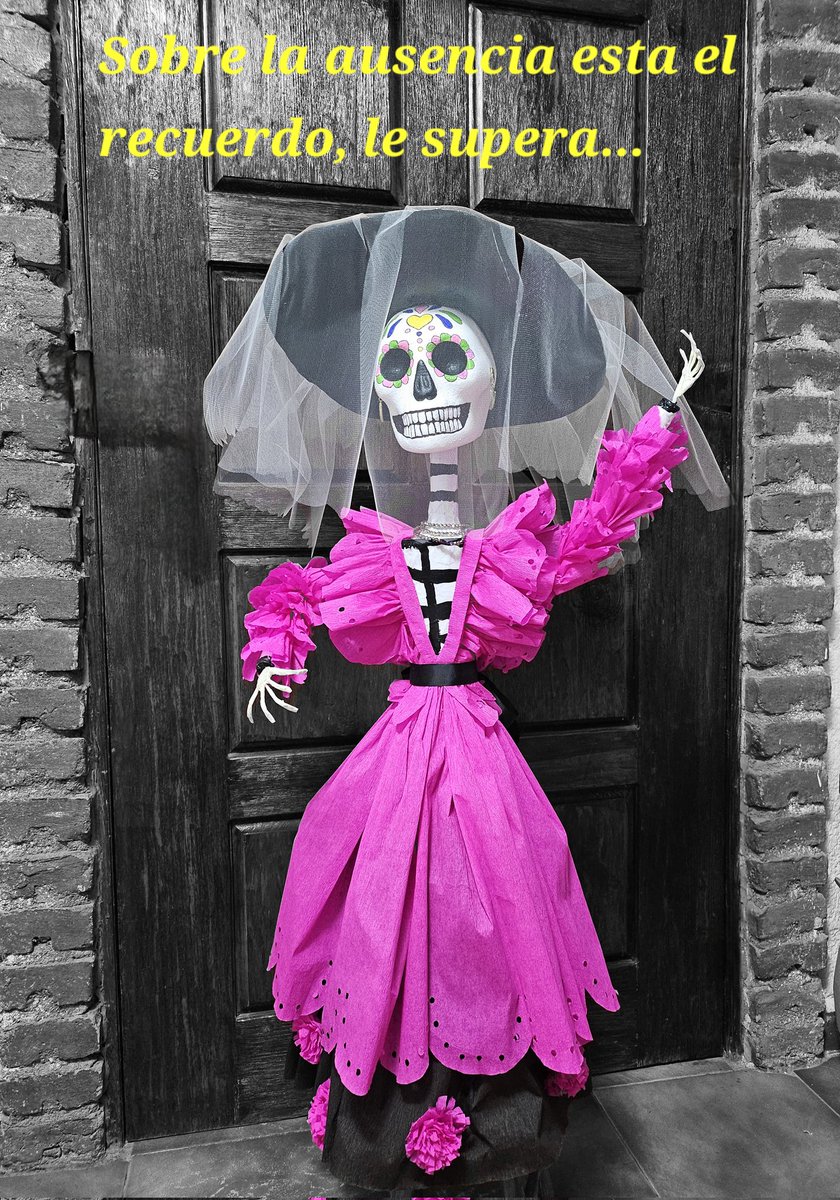 BetsyBernal's tweet photo. 💀🕯🙏 https://t.co/BxfPK4L2rU