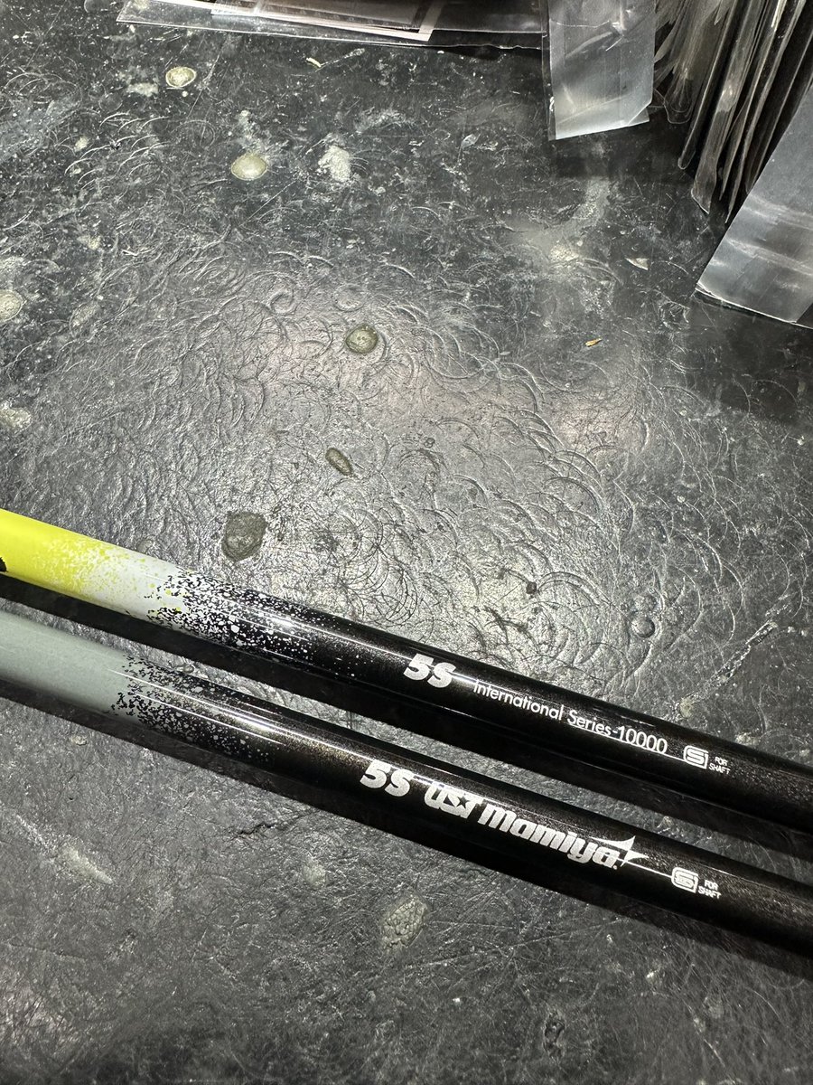 ACEFITTING's tweet image. マミヤ　ジアッタス　限定ゼブラVer

1200本限定

ツアーAD GCが硬く感じたので少ししなりを感じるシャフトにチェンジ。

ホントはダイヤモンドスピーダーにしたかったけど欠品中😭

#マミヤ　#アッタス　#attas #限定　#ダイヤモンドスピーダー