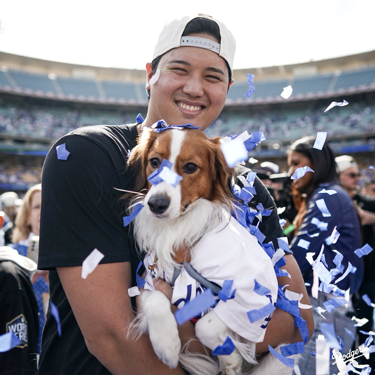Dodgers's tweet photo. Shohei and Decoy. 😍 https://t.co/J94NaI2vLD