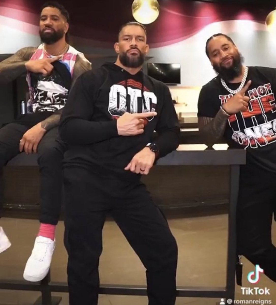 reigns_era's tweet photo. This what real AURA looks like https://t.co/dOUJcjdtQI