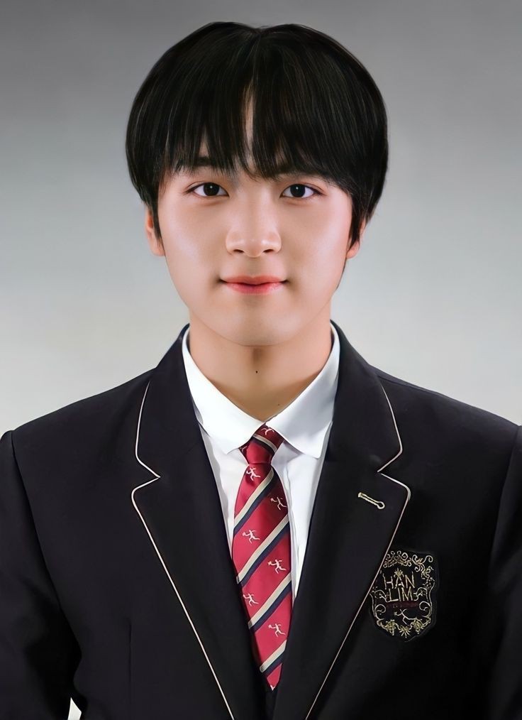 haeunagi's tweet photo. they like "😐😊" https://t.co/gOAcAjhd2d