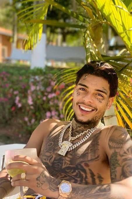 mckevinlyrics's tweet photo. saudades mc kevin 😞🖤 https://t.co/MZrNNd4rAE