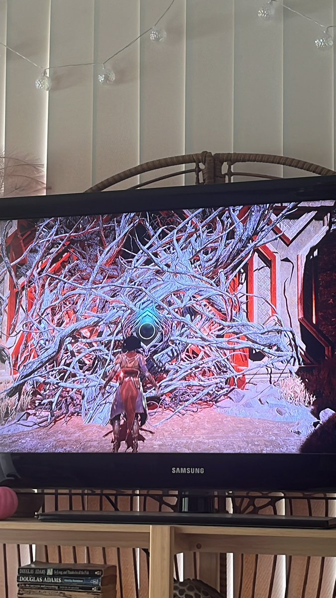 dinkydinka's tweet photo. #veilguardspoilers who’s figured out how to get past these barriers? It’s green now, which I’m assuming means I can go through it now, but missing something? https://t.co/oUgO2NhbjH