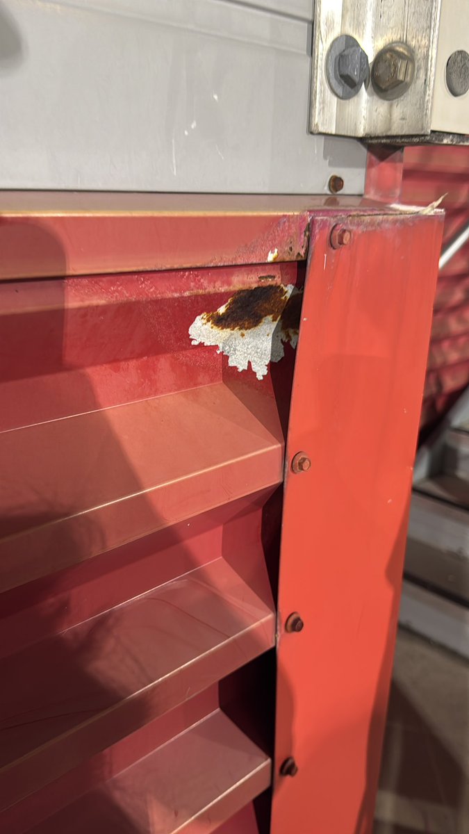 WaterTowerUSF's tweet photo. FAU stadium is falling apart. #RustBucket https://t.co/WdIau7G5bg