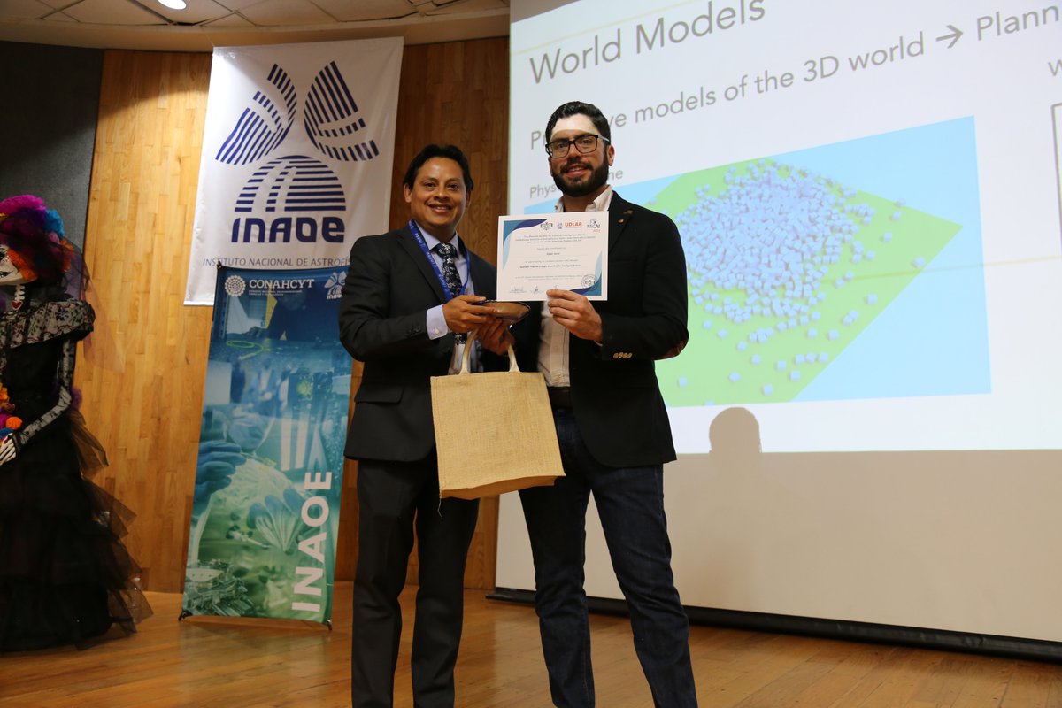 José M. Carranza (@josemtzcarranza) on Twitter photo Among the keynote speakers, we had two great keynotes delivered by young researchers: Dr. Saiph Savage <a href="/saiphcita/">Dra. Saiph Savage</a> and Dr. Edgar Sucar <a href="/SucarEdgar/">Edgar Sucar</a> , who besides being excellent researchers, are proudly Mexican! Among the keynote speakers, we had two great keynotes delivered by young researchers: Dr. Saiph Savage <a href="/saiphcita/">Dra. Saiph Savage</a> and Dr. Edgar Sucar <a href="/SucarEdgar/">Edgar Sucar</a> , who besides being excellent researchers, are proudly Mexican!