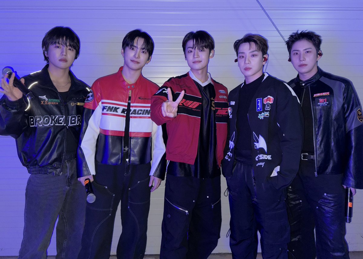 official_ACE7's tweet photo. [📷]

241101
A.C.E 2024 LATAM AND EUROPE TOUR
in BUDAPEST🇭🇺

오늘 초이스때문에
무대가 빛난 게 아니라, 불타버렸다🔥
Köszönöm, Budapest! 💫

Majd vissza térünk!
Ma nagyon boldogak voltunk! ❤️

#ACE #에이스 #ACE_LATAM_AND_EUROPE_TOUR 
#REWIND_US
#ACEinBUDAPEST https://t.co/oGk7lU5jTQ