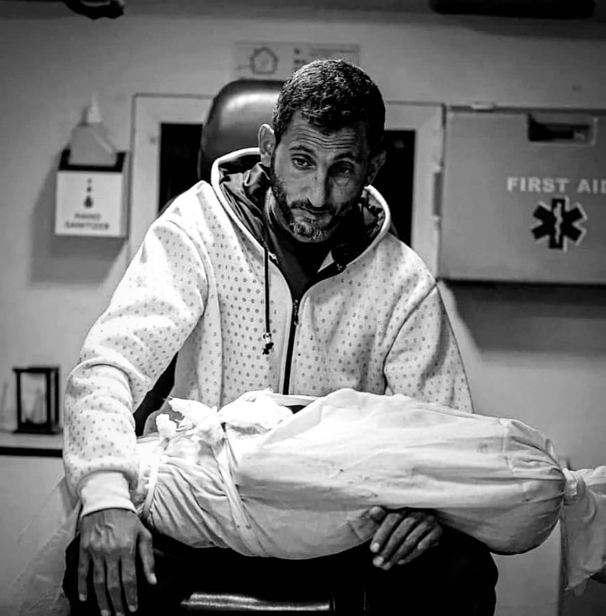 yousef_ki1's tweet image. If u see this pic, comment with 🇵🇸 to spread it 💔