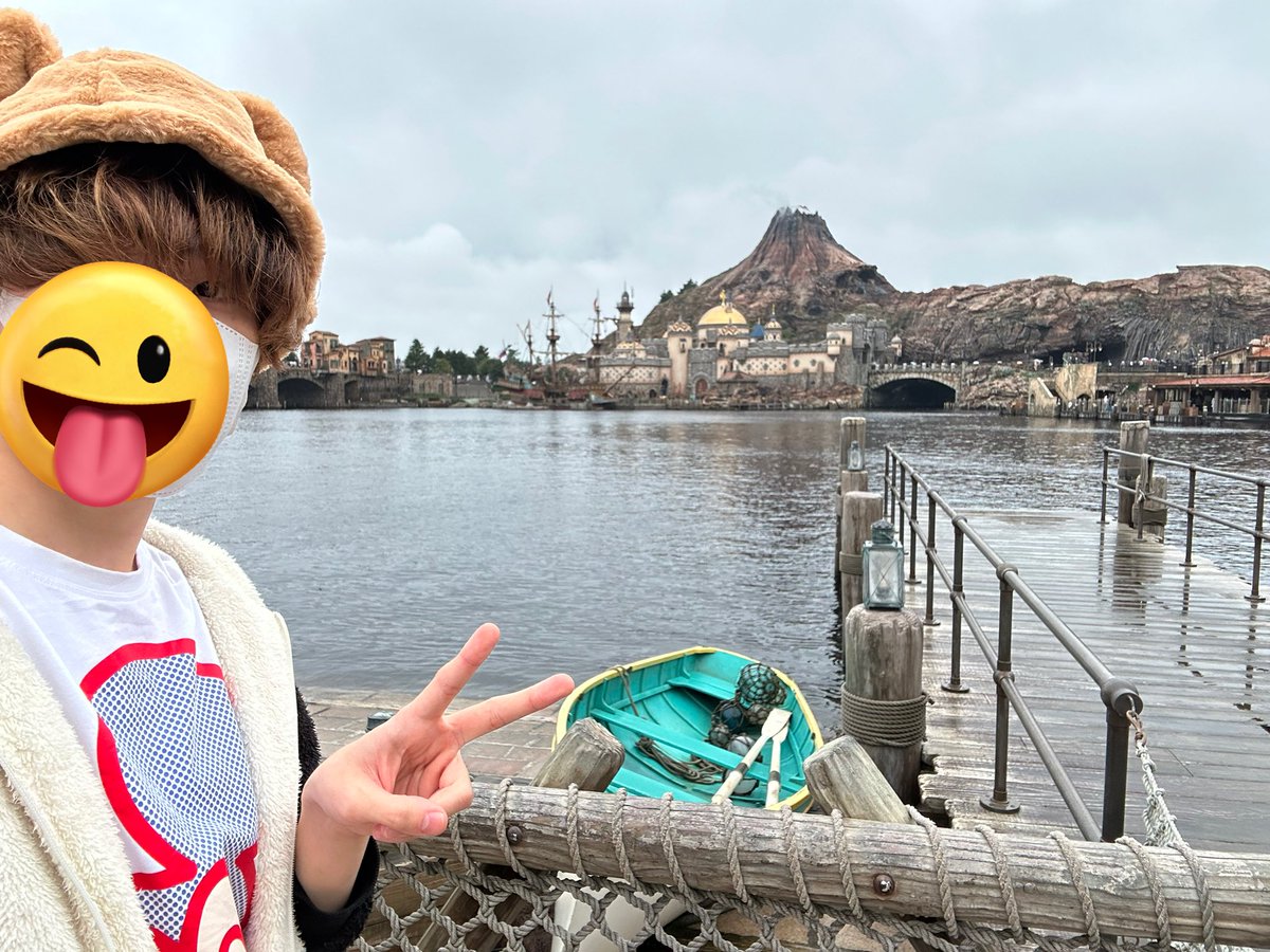 🐭🏰🎈🌏🌋🚢🐚🧜‍♀️🐠🌺🕌🧞‍♂️✌️