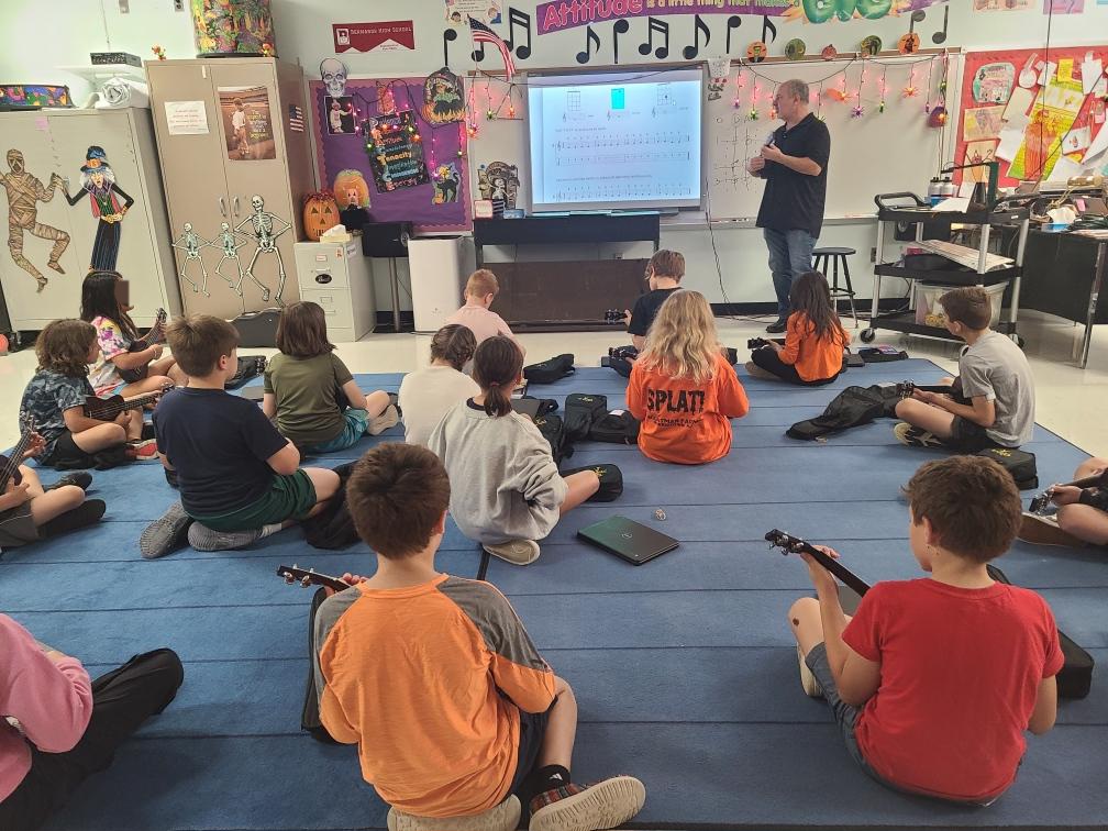 MrsAkauola's tweet photo. Thank you, Mr. Noonan & 4R for the ukulele lesson. I've been practicing at home 🎼 #BESMusic #apAkauola https://t.co/AyV6XM2Ewj