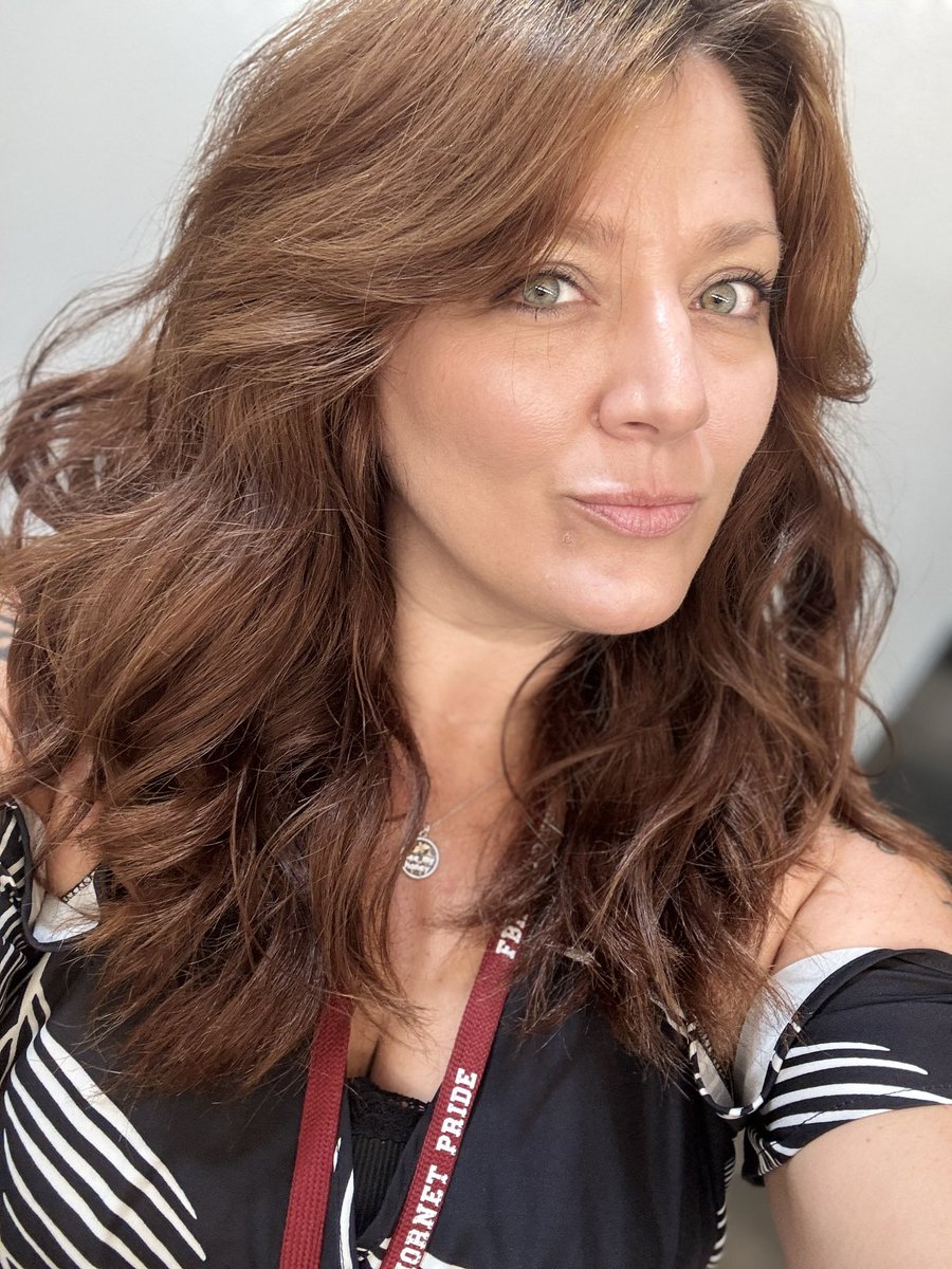 lee_eryka's tweet photo. When you have a good hair day, you take pictures!!!
#goodhairday https://t.co/veOqt7q3ol